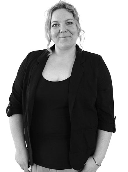 Elisa Falk - Warehouse Operator…